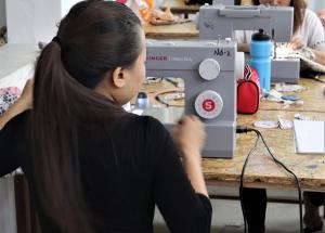 Women sewing at Tanma’s offices in Kuala Lumpur, Malaysia. Supported by Inter Pares counterpart Tenaganita, Tanma Federation is a fair-trade cooperative, run by a network of refugee women’s groups that focuses on livelihood and empowerment.
