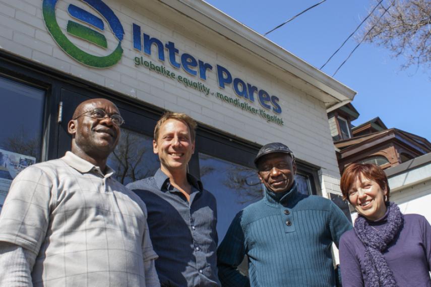 Membres de COPAGEN au bureau d'Inter Pares