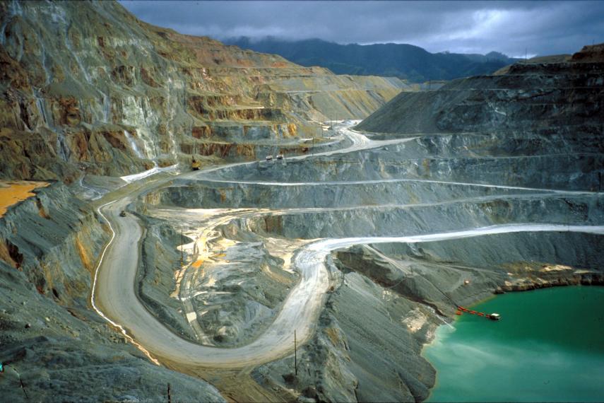 photo d'une mine à ciel ouvert